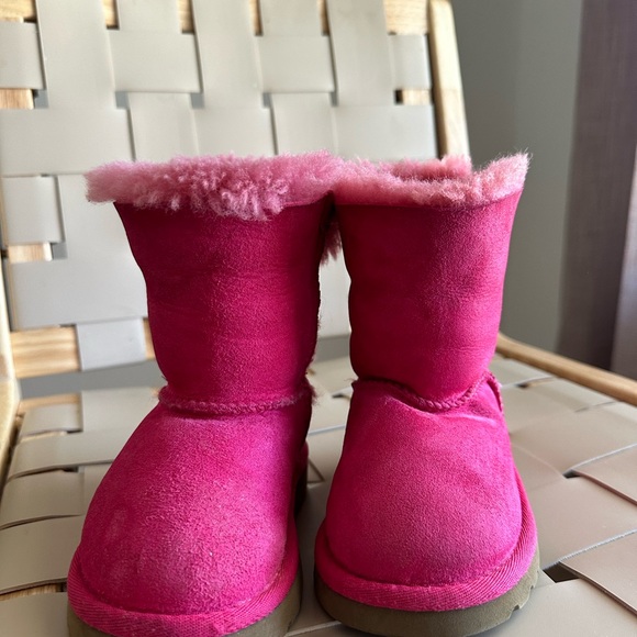 UGG: Bailey Bows - Picture 7 of 8